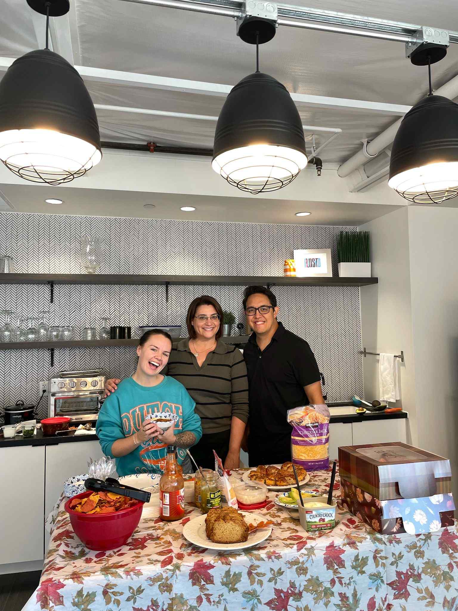 joyful-gathering-in-kitchen